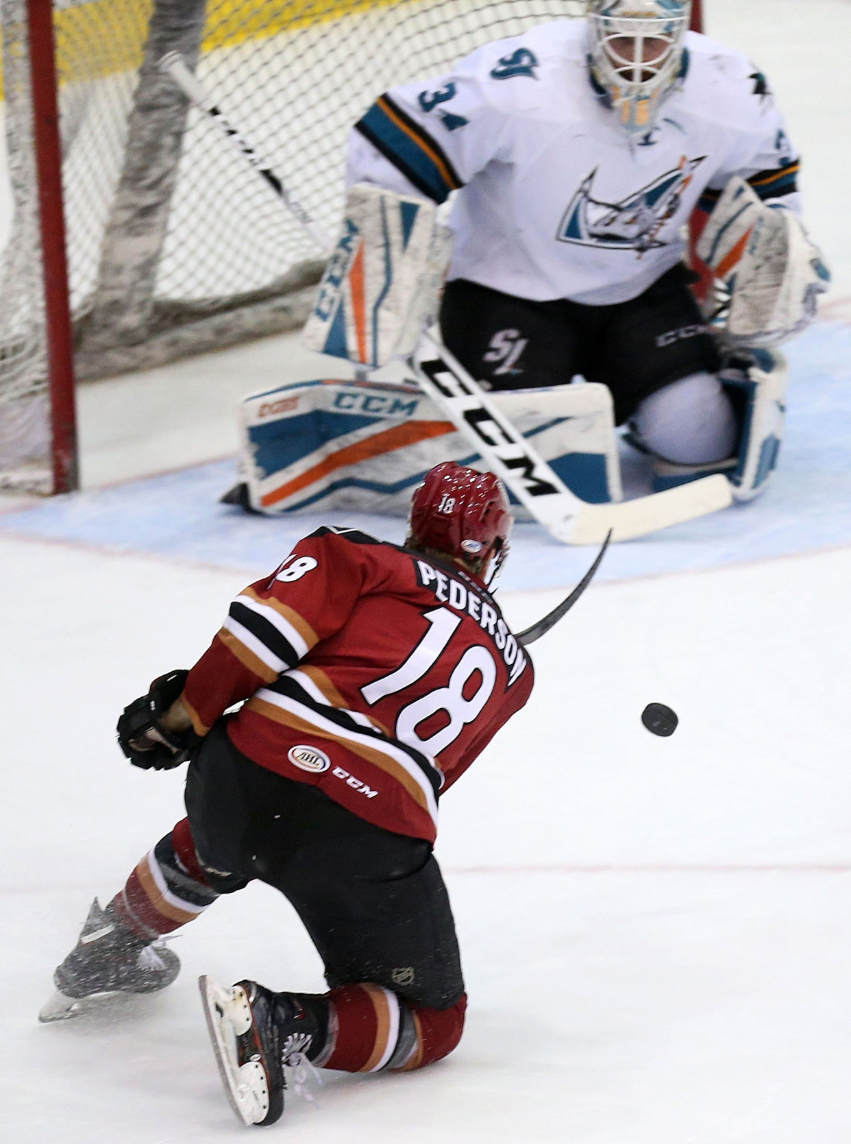 Roadrunners advance in AHL playoffs with 3-0 win in Game 4 (copy)